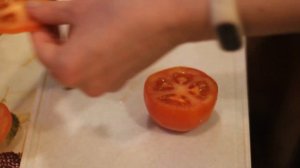 Аля Кето пицца, которую можно есть даже на ночь, не боясь поправиться.