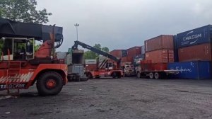 Reach Stackers, Birgunj ICD working with cargo train containers. Fantuzzi 2000  CS45KC #BirgunjICD