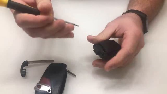 Как поменять батарейку в смарт ключе BMW X3 Легкая и быстрая замена батарейки Полная инструкция смотреть онлайн