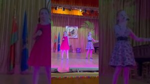песня "Я рисую мир", исполняет Соловьева София