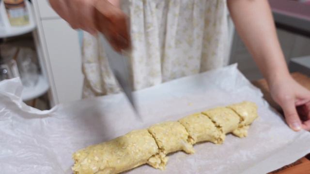 vlog | 다이어트 시작했다가 홈베이킹으로 털리는 자취일상 | 크림치즈품은 황치즈쿠키🧀, 오트밀스콘, 알리오올리오, 아보카도참치비빔밥, 컬리플라워계란볶음밥, 샌드위치, 딸바쥬스 смотреть онлайн