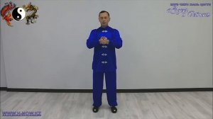 6 ребенок молится Будде или маленький мальчик приветствует Будду