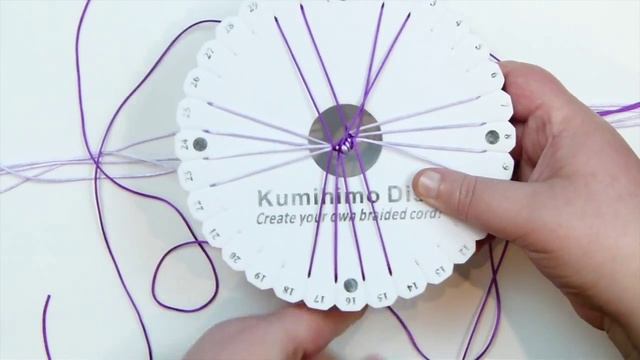 Two colour square kumihimo braid смотреть онлайн