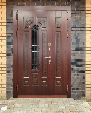 Парадная входная дверь с терморазрывом в дом, купить с установкой в Москве или области