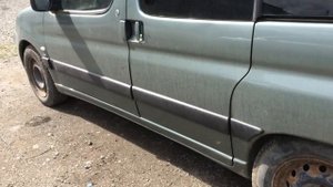 В разборе Peugeot Partner M59 (Пежо Партнер) ДВС 2.0 90л.с. PSARHY10DYLW / МКПП 2WD 2002г.
