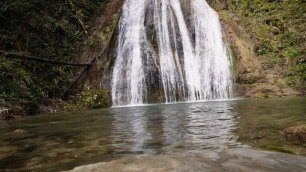 Первый водопад из 33 водопадов в Сочи. Релакс видео.
