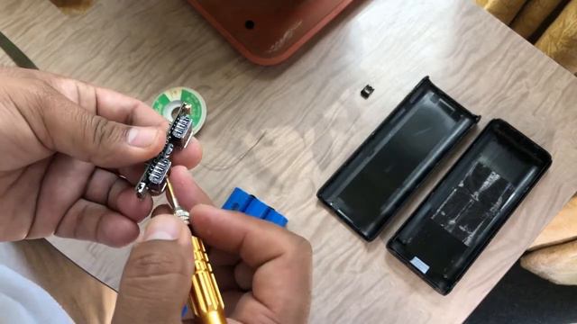 what is inside power bank and how to repair смотреть онлайн