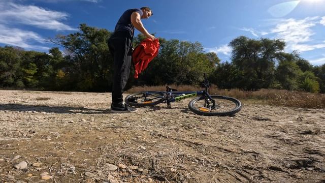 08 10 2023 простой день, чтобы прокатиться на велике. смотреть онлайн