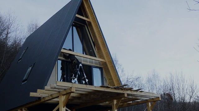 Як побудувати А подібний будинок. Частина 11. Вентиляція та оздоблення фронтонів дошкою якісуґі