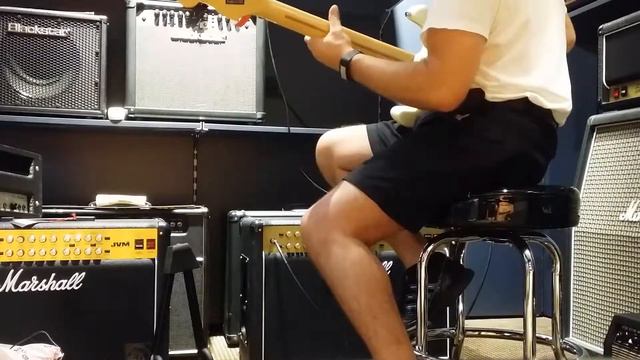 Marshall JVM205C Fender Stratocaster American Standard смотреть онлайн