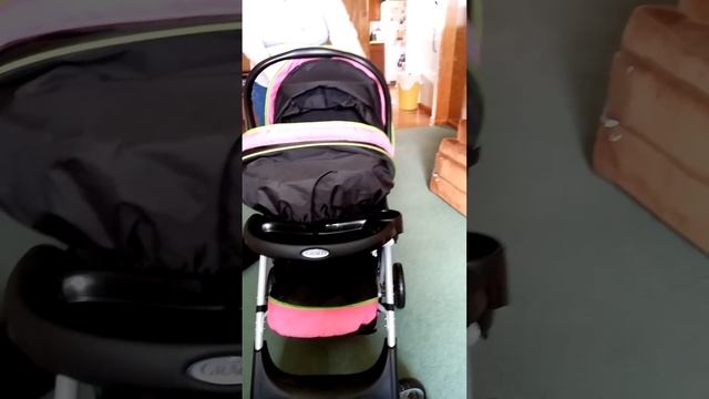 Graco Comfy Cruiser Travel System with Snugride 30 смотреть онлайн