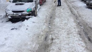 Завели Субару, вылезаем из сугроба!