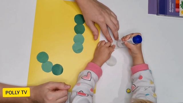 Гусеница из бумаги. Сороконожка. Аппликация с ребёнком 2 года. смотреть онлайн