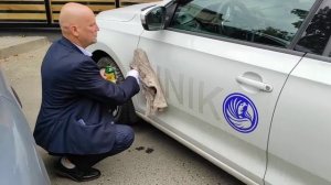Как удалить клей с кузова авто быстро.