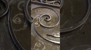 Вариант эскиза для ковки простой и красивый.