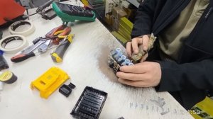 Увеличение Аккумулятора DeWaLT 18v DCB183 type 2, до 4 Ah путем наращиванием вставкой .