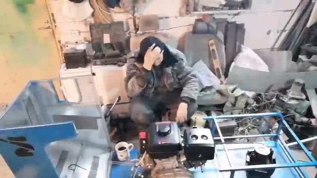 А снег идет, а снег идет ...
И все вокруг чего-то ждет. смотреть онлайн