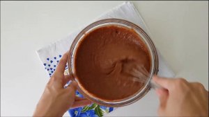 Шоколадный кекс с лесной клубникой