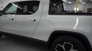 2022 Rivian R1T Review // 835 HP Electric Pickup Truck