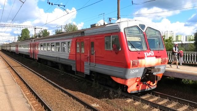 ЭД4М-0082 сообщением Санкт-Петербург — Сосново делает остановку на о.п. Новая Охта смотреть онлайн