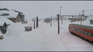 Норвегия Финсе - самая высокогорная железнодорожная станция Метель и лыжи Norway Ski Finse