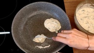 Если есть кефир и яйцо, то всегда готовлю самые быстрые и вкусные оладушки