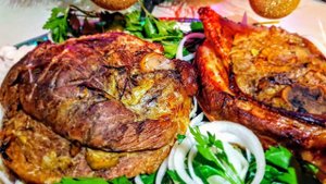 Рулька свиная запечённая в духовке в рукаве, цыганка готовит. Gipsy cuisine.猪脚烤套