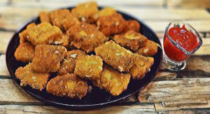 Когда у тебя есть 3 картошки и 1 яйцо. Быстрый и простой рецепт / Наггетсы