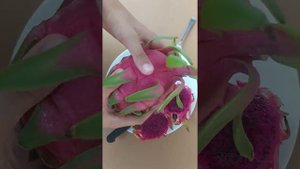 как правильно есть dragon 🐲 fruit 🍓