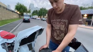 Замена воздушного фильтра Yamaha R1 2009+ [особенности уличного ремонта] #МотоФил