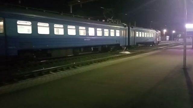 эд9м 222 в родном окрасе на вокзале Брянск 1 смотреть онлайн