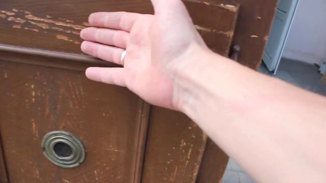 старинный холодильник