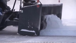 МИНИ погрузчик со шнеко-роторным оборудованием для уборки снега