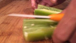 Как правильно нарезать болгарский перец. Очень просто нарезаем болгарский перец.