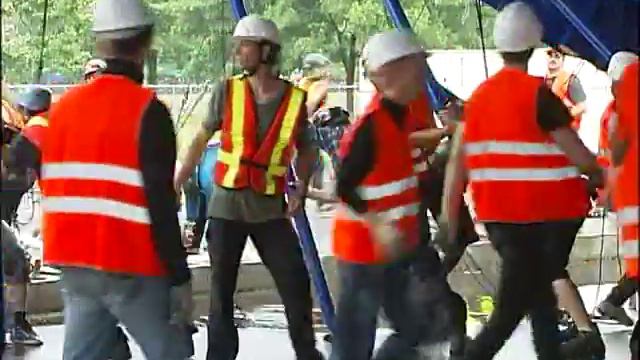 Возведения шатра CIRQUE DU SOLEIL part2 .mpg смотреть онлайн