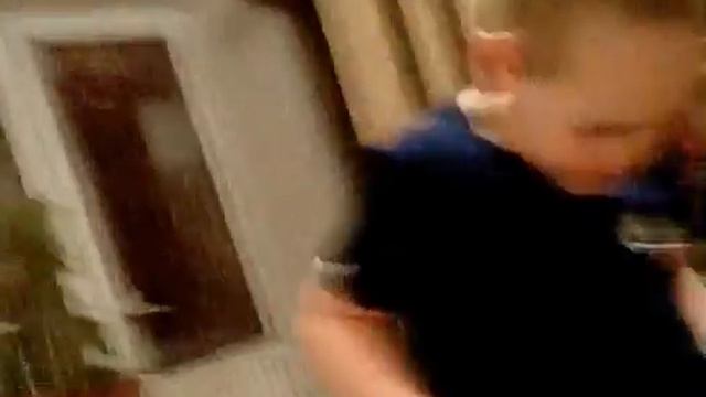 Если не мыться, станешь поросячьим оборотнем! смотреть онлайн