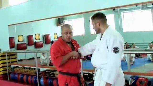 Андрей Кочергин . Кои Но Такинобори рю . Ножевой бой . Семинар в г. Барнаул . 2008 г. часть 5