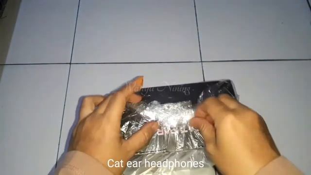 Unboxing Ear Cat Headphones || Hadiah Ulang Tahun Mbak Nindya смотреть онлайн