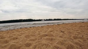 ПЛЯЖ НА ВОЛГЕ. РЫБИНСК. ЯРОСЛАВСКАЯ ОБЛАСТЬ - THE BEACH ON THE VOLGA. RYBINSK. YAROSLAVL REGION.