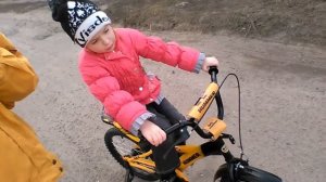 Как научиться кататься  на велосипеде