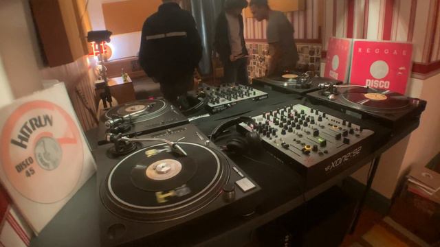 Roots & Dub Vinyl Selection [MUSIK ROOM #01] смотреть онлайн