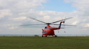 Взлет вертолета на аэродроме Кузнецово