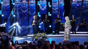 Аллегрова поздравила Крутого с юбилеем