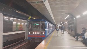 Поезд 81-717/714 прибывает на станцию "Буревестник", Нижний Новгород (09.09.2023)