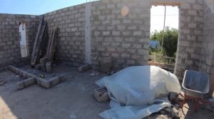 18 х. Воскресенкий. Закончили кладку наружных стен, залили колонны и перемычки. Кладем перегородки.