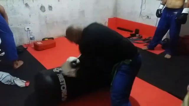 TREINO MMA CASA DO MEU IRMÃO NETO CAPSULA DOS SAIYAJINS OUTUBRO 2016#titosantos смотреть онлайн