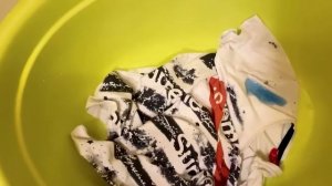 Отстирываю пятна от смазки для подшипников самоката/велосипеда с помощью спрея от пятен SA8 prewash