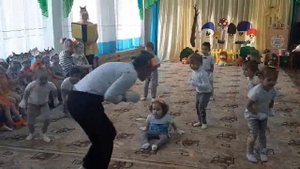 Средняя группа Танец ежики в лесу