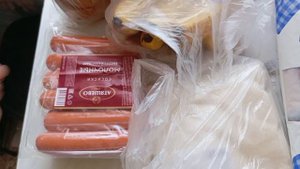 Будни нашей семьи.Жарю пирожки с сосисками.Салатики.