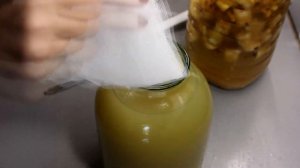 Яблочный уксус из огрызков.100 % .Очень дешевый рецепт.